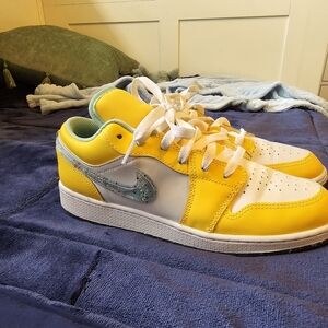 Nike Jordan low recycled 7y